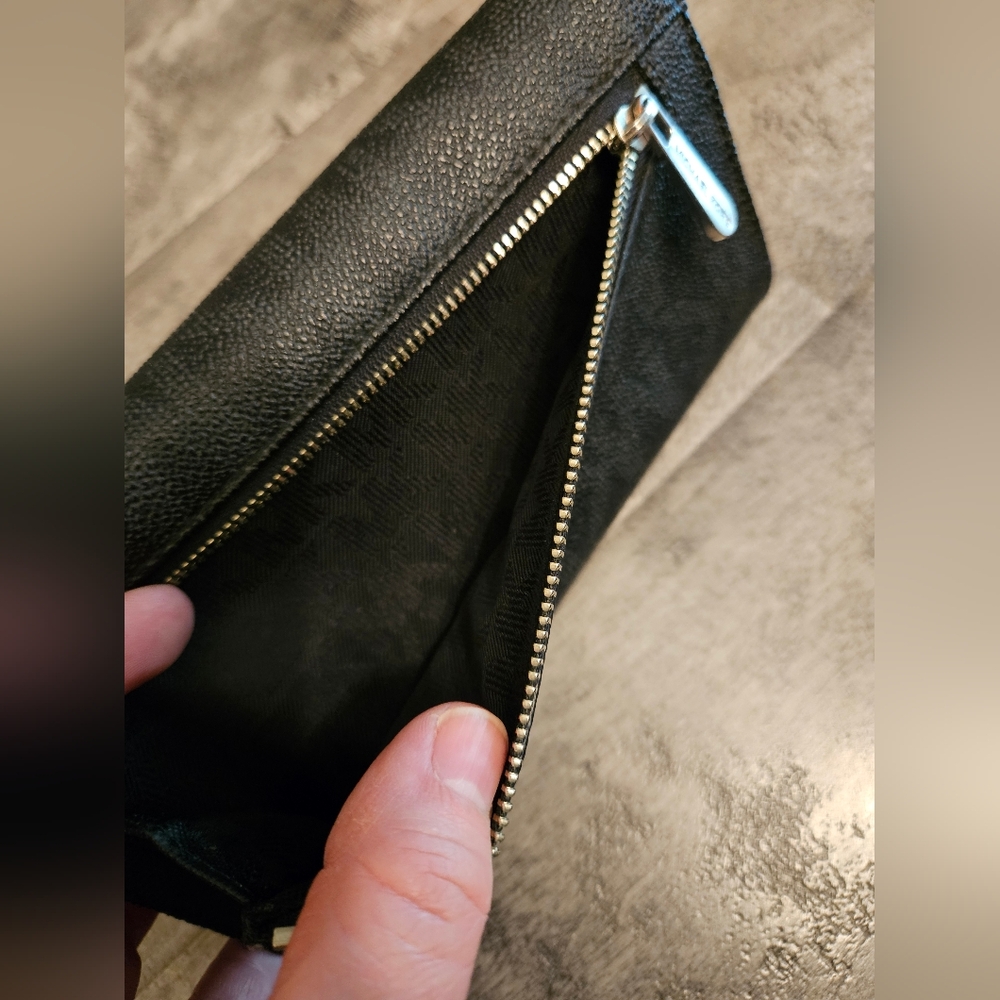 Michael Kors Trifold Wallet - Picture 6 of 13